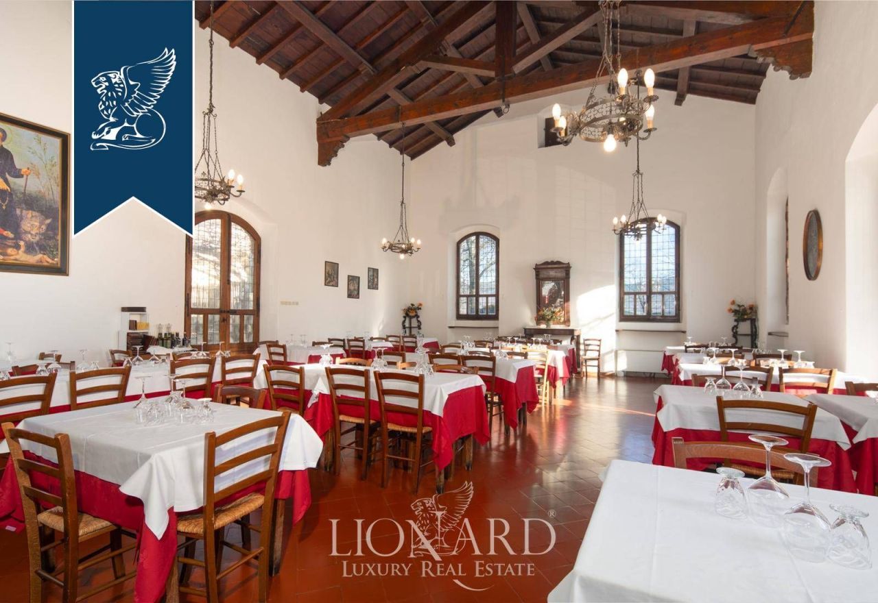 Отель, гостиница в Ареццо, Италия, 1 000 м² - фото 8