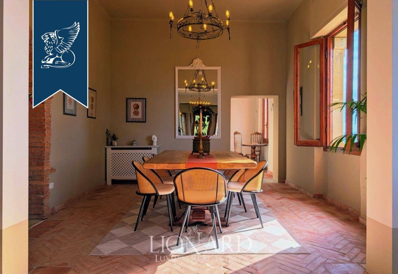 Вилла в Ареццо, Италия, 1 000 м² - фото 12