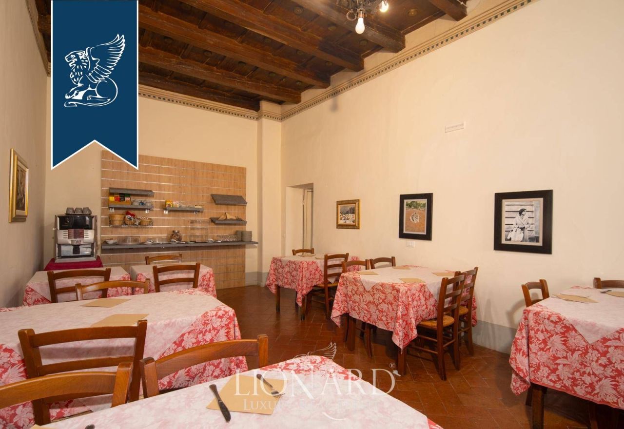 Отель, гостиница в Ареццо, Италия, 1 000 м² - фото 15