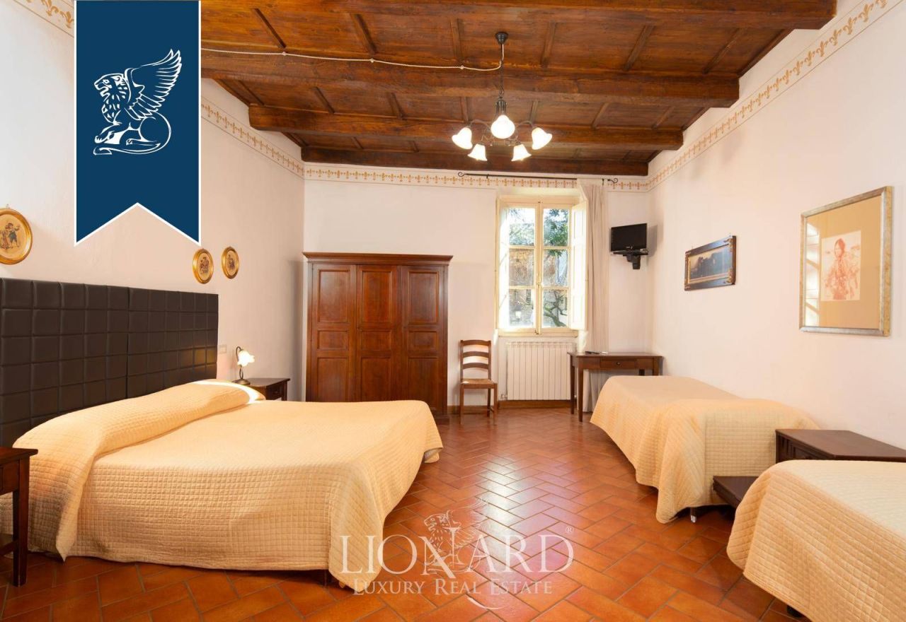 Отель, гостиница в Ареццо, Италия, 1 000 м² - фото 18