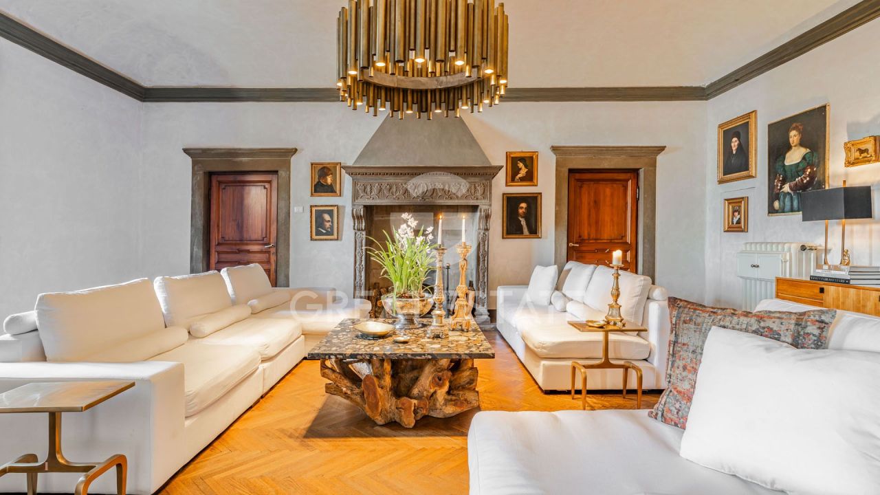 Дом в Кастильон-Фиорентино, Италия, 540.2 м² - фото 1