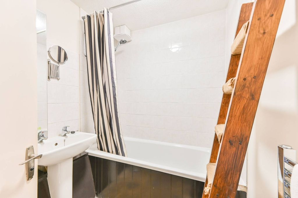 Квартира в Лондоне, Великобритания, 30 м² - фото 4