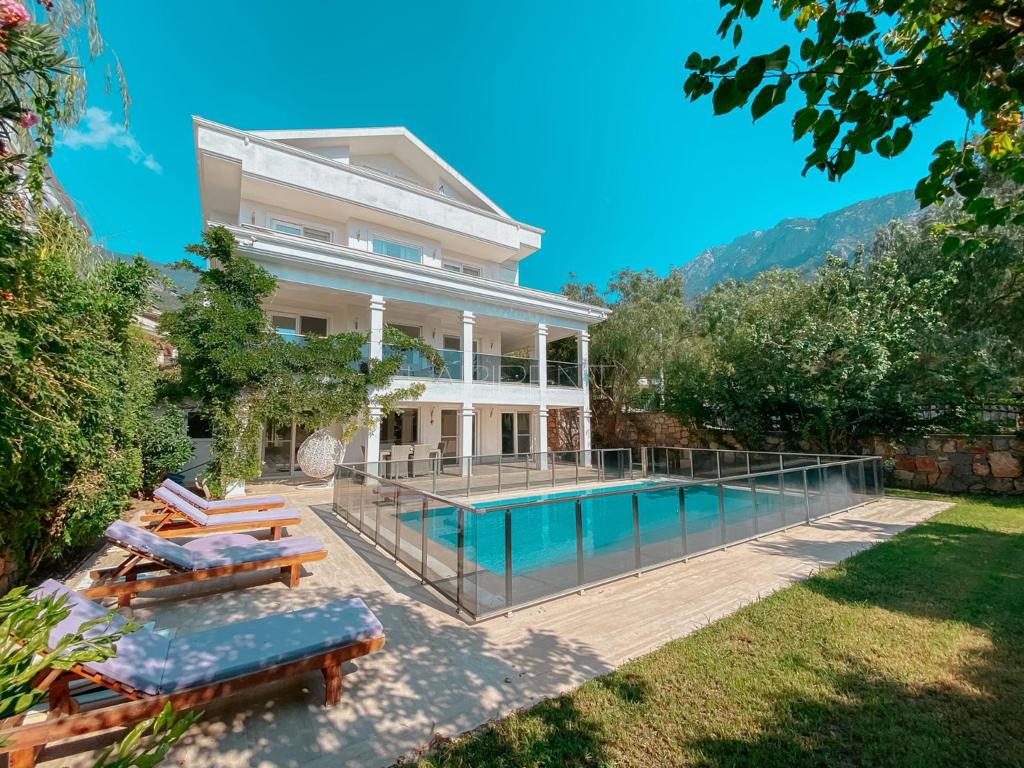 Вилла в Фетхие, Турция, 300 м² - фото 1