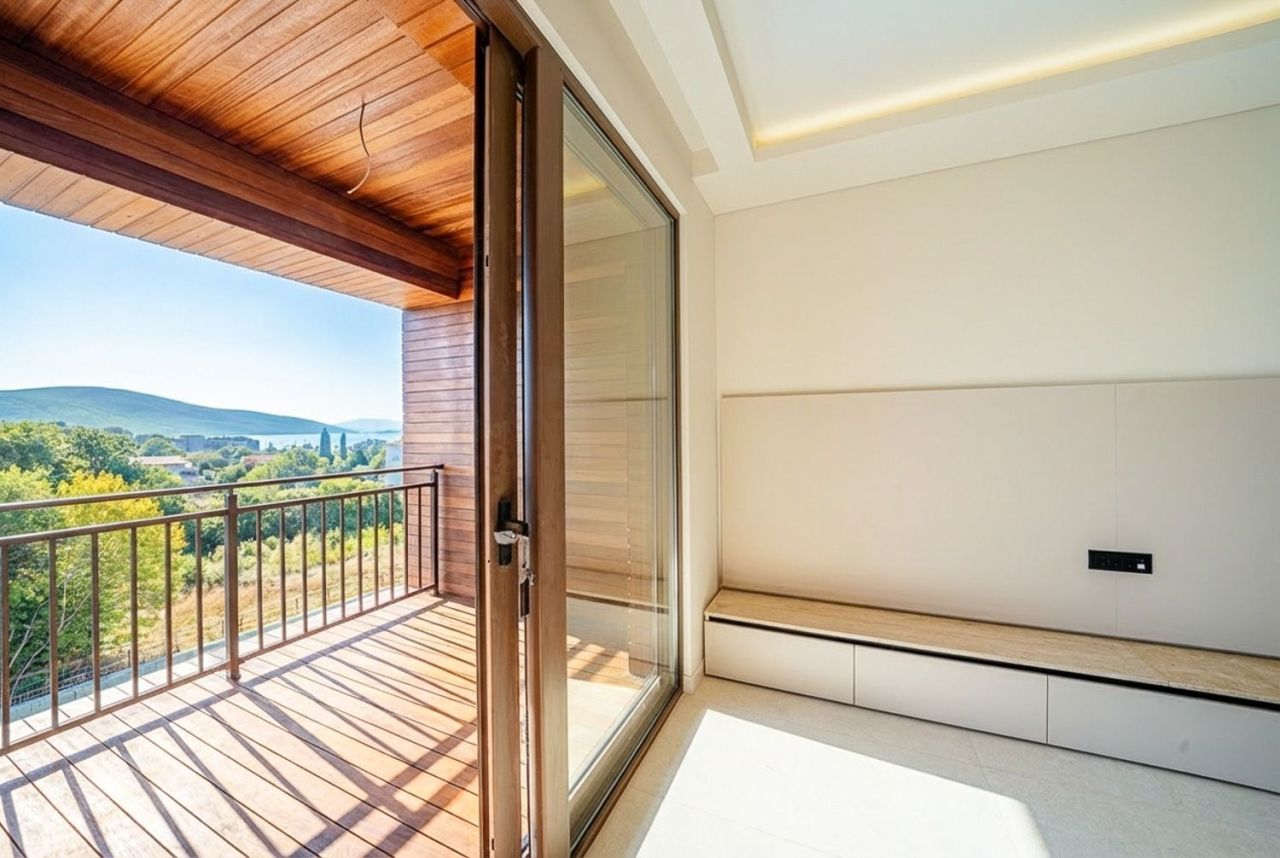 Апартаменты в Тивате, Черногория, 41.75 м² - фото 4