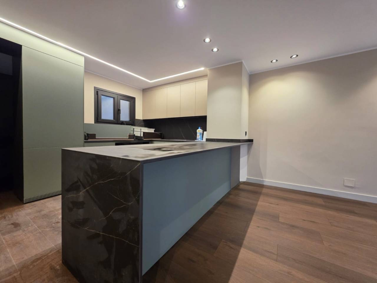 Квартира в Эскальдесе, Андорра, 152 м² - фото 11