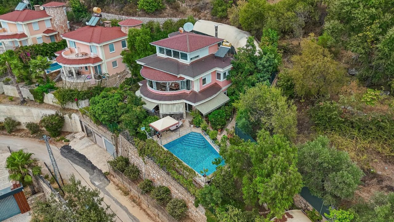 Вилла в Кестеле, Турция, 250 м² - фото 18