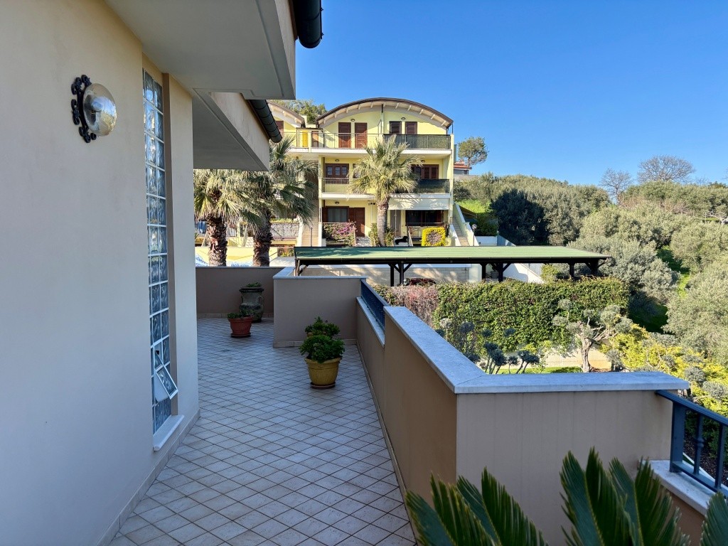 Дом в Монтесильвано, Италия, 300 м² - фото 17