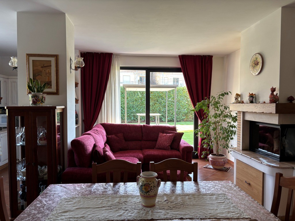 Дом в Монтесильвано, Италия, 300 м² - фото 7