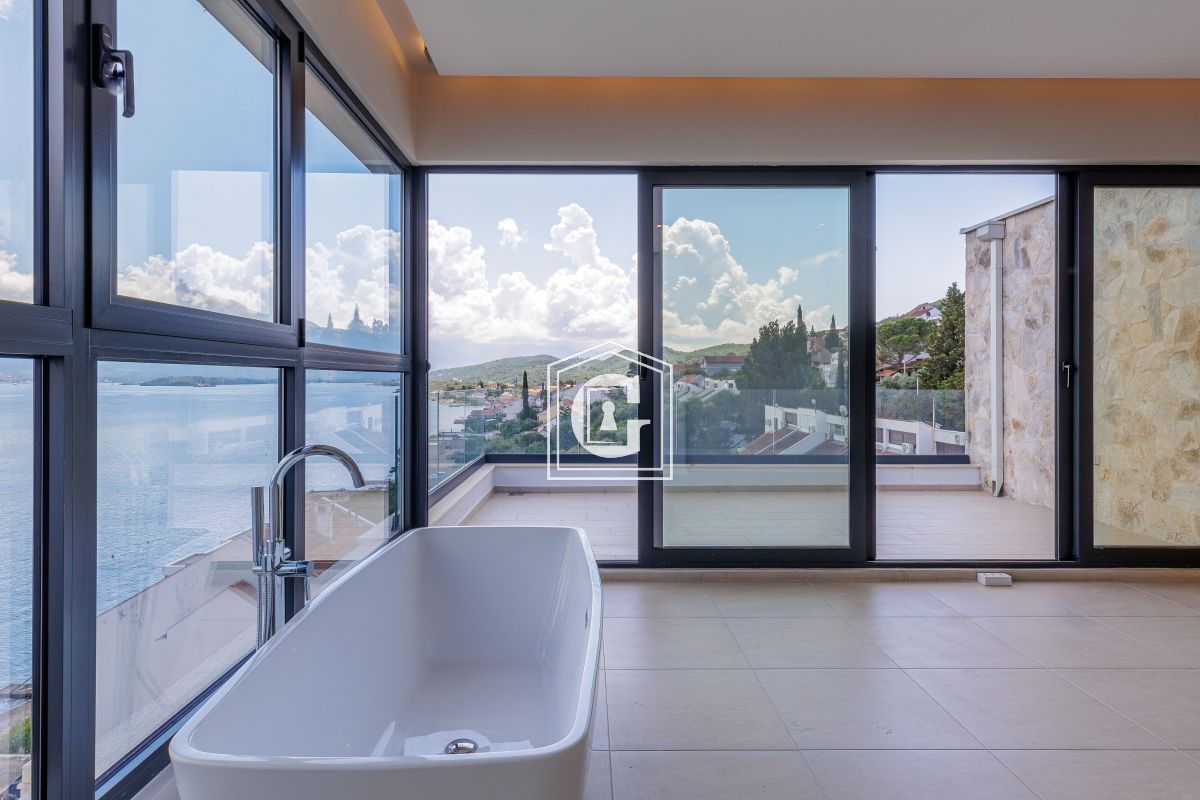 Вилла в Крашичах, Черногория, 315 м² - фото 1