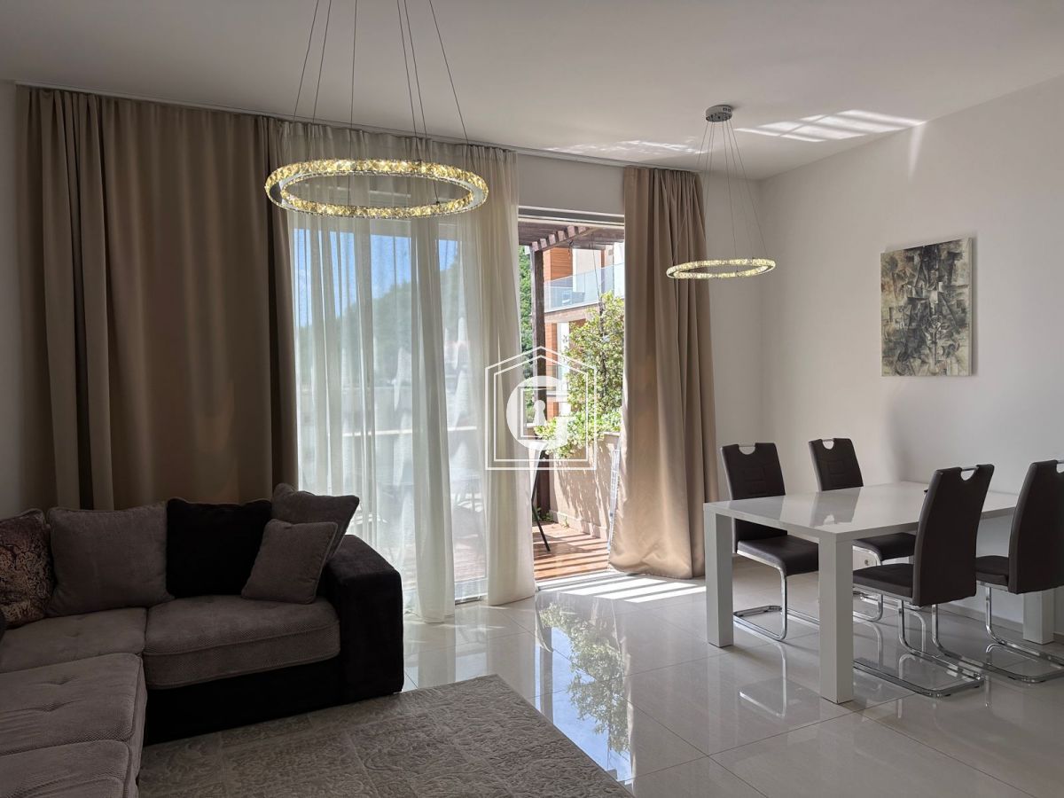 Апартаменты в Бечичи, Черногория, 98 м² - фото 1
