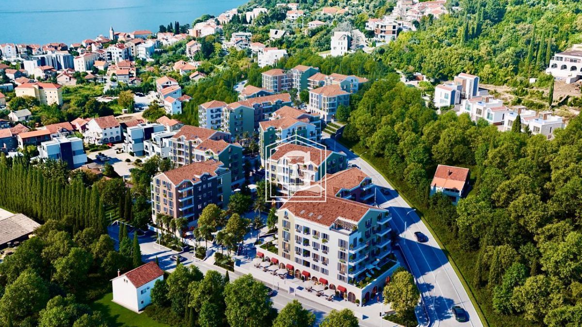 Апартаменты в Тивате, Черногория, 51 м² - фото 1