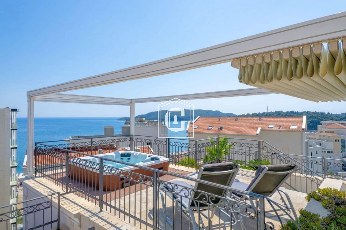 Апартаменты в Бечичи, Черногория, 265 м² - фото 1