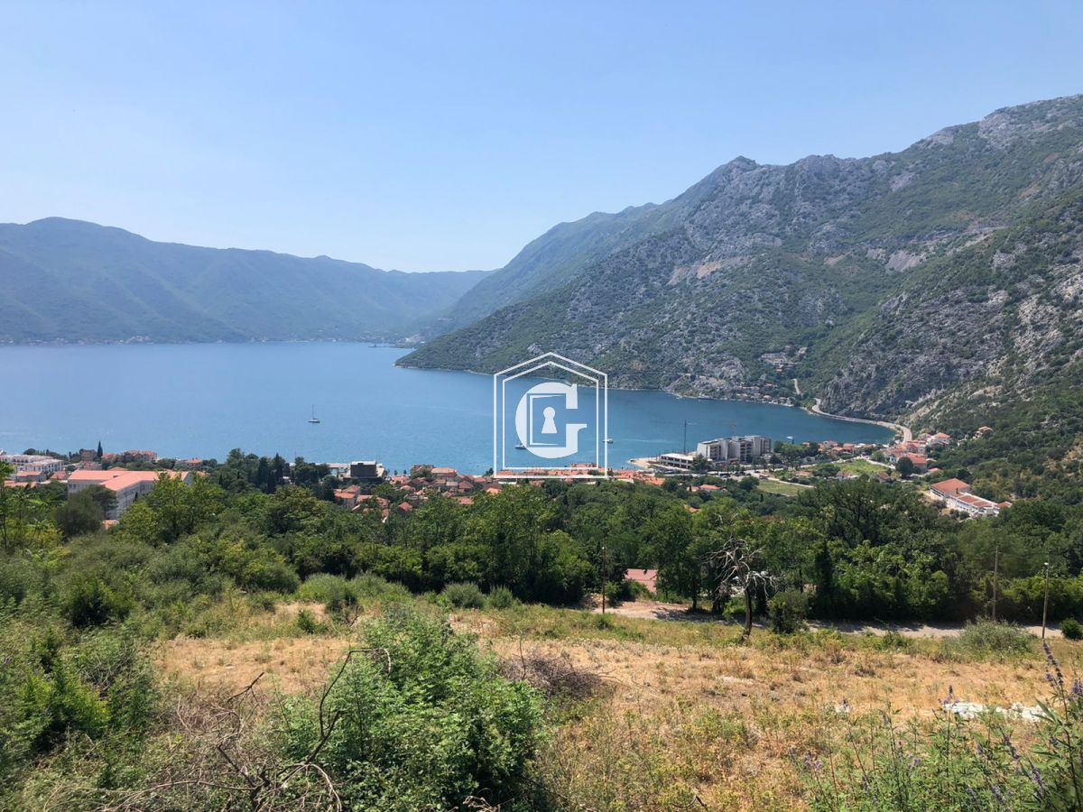 Земля в Бечичи, Черногория, 1 067 м² - фото 1