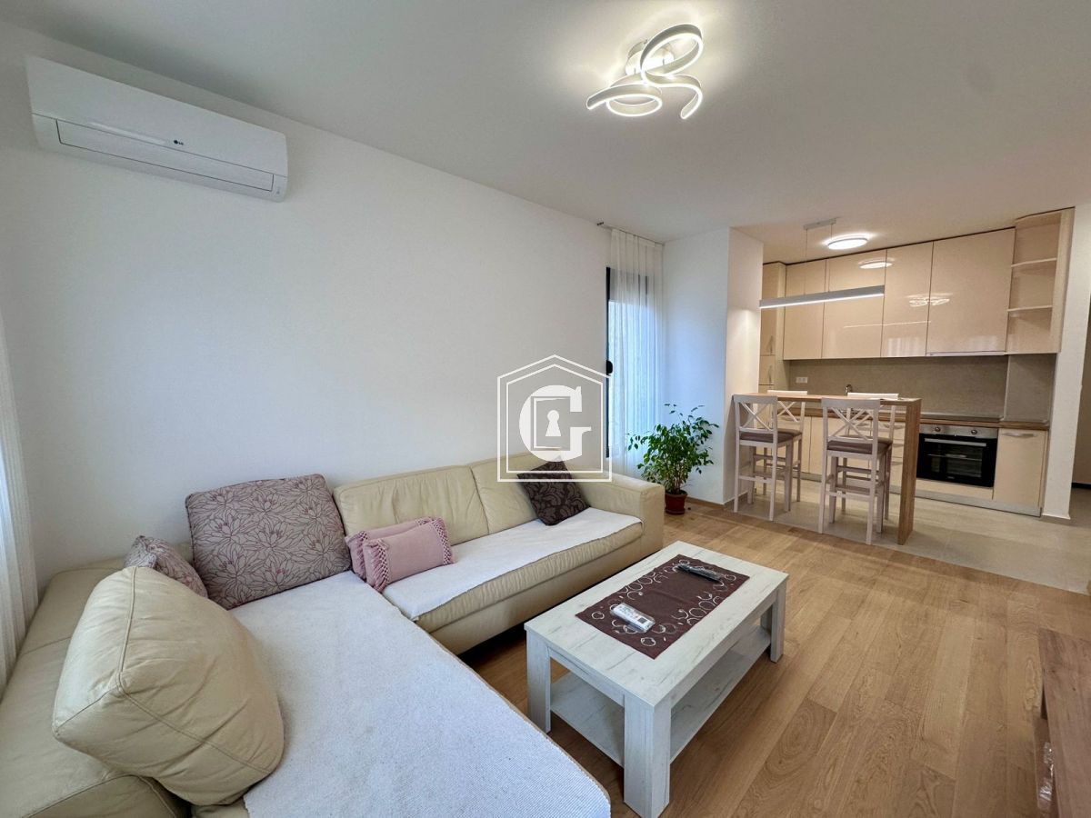 Апартаменты в Бечичи, Черногория, 67 м² - фото 1