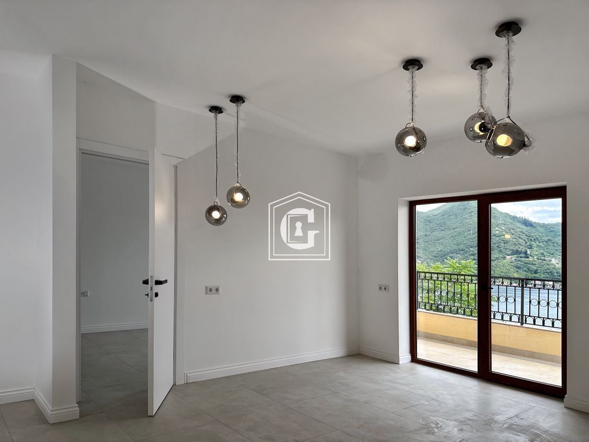 Апартаменты в Каменари, Черногория, 52 м² - фото 1