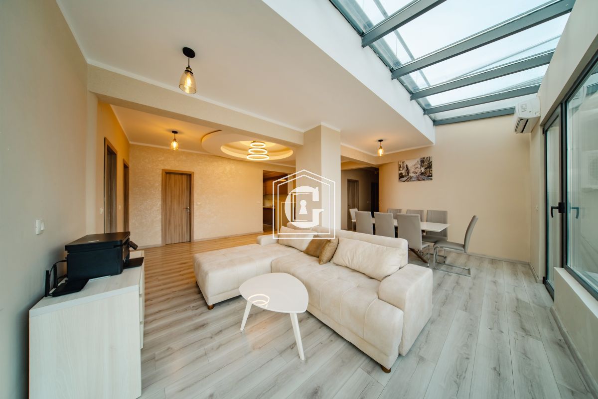 Апартаменты в Бечичи, Черногория, 257 м² - фото 1