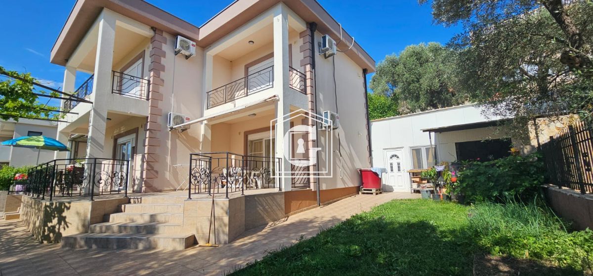 Вилла в Баре, Черногория, 170 м² - фото 1