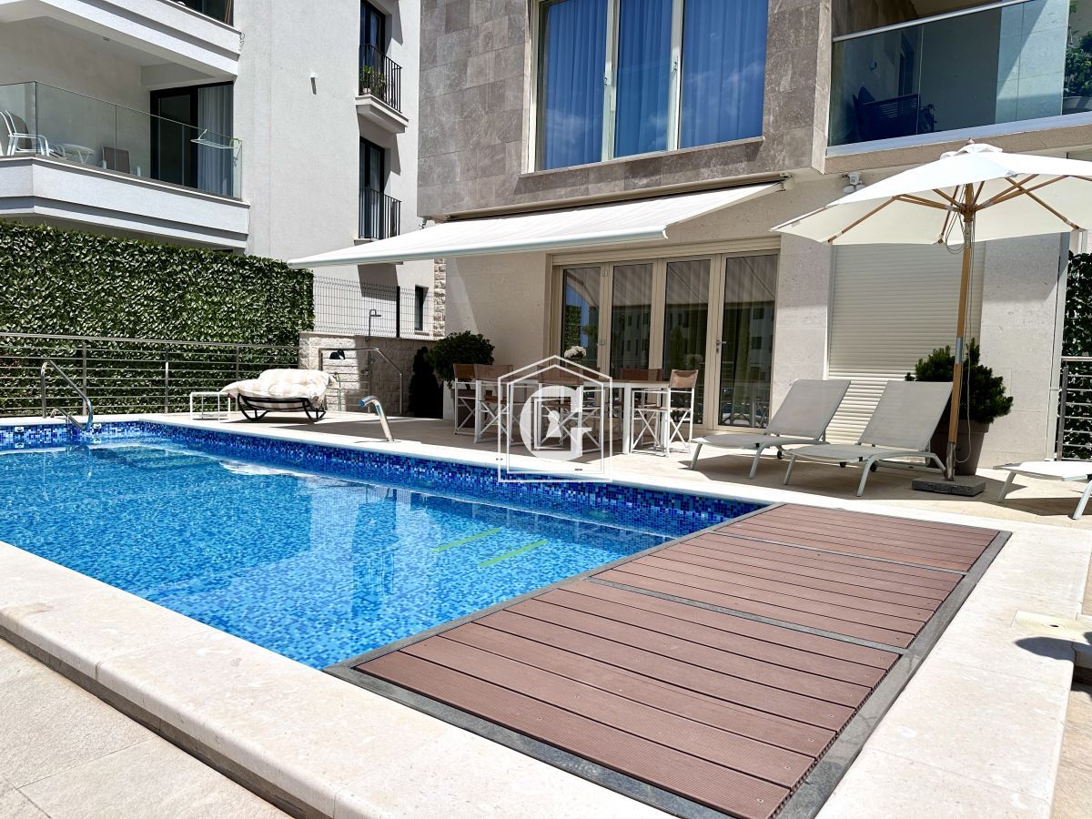 Вилла в Бечичи, Черногория, 400 м² - фото 1