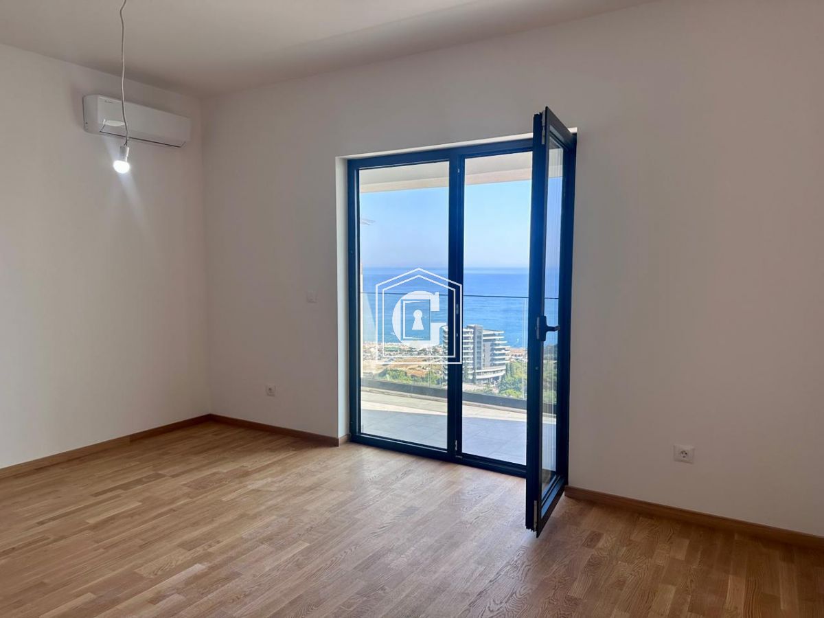 Апартаменты в Бечичи, Черногория, 56 м² - фото 1