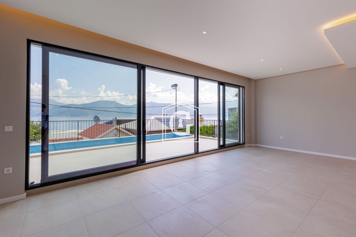 Вилла в Крашичах, Черногория, 200 м² - фото 2