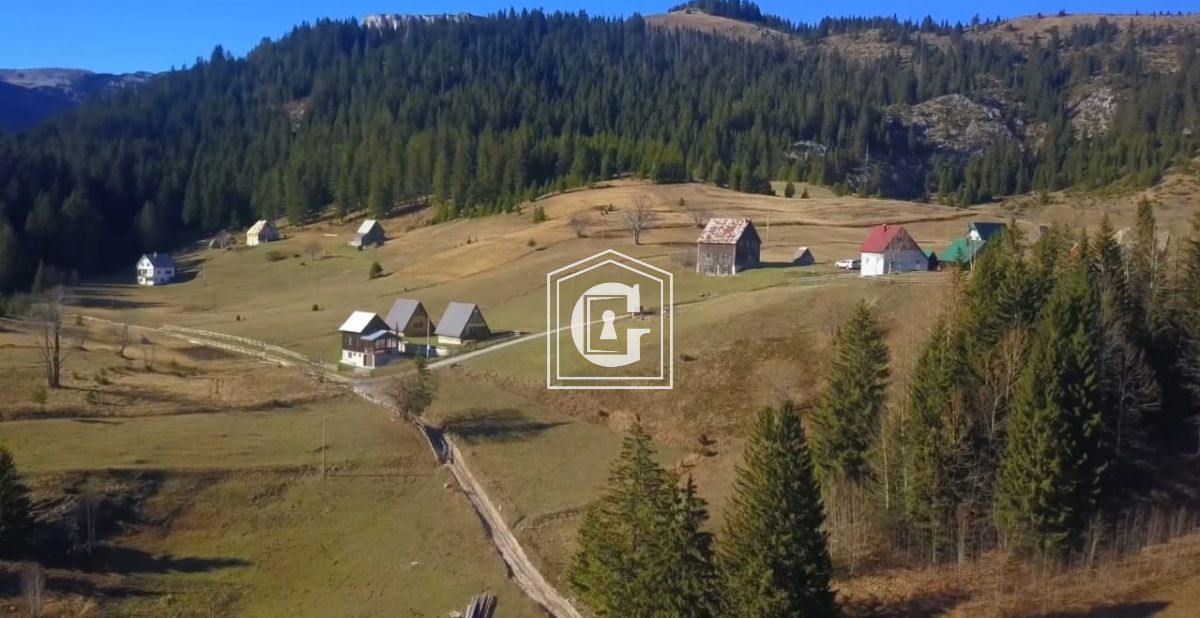 Земля в Жабляке, Черногория, 500 м² - фото 2