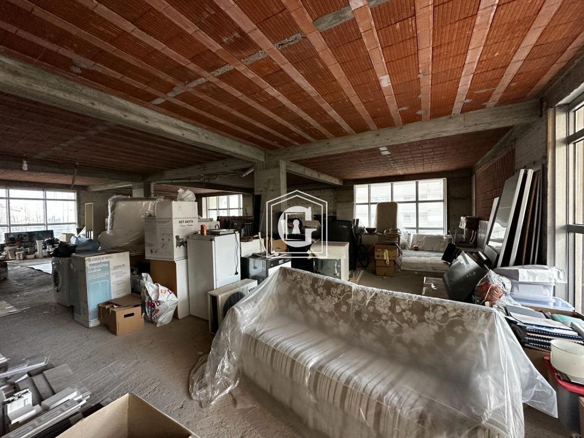 Коммерческая недвижимость в Будве, Черногория, 211 м² - фото 2