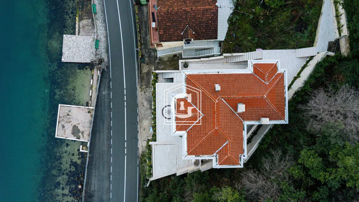 Вилла в Которе, Черногория, 572 м² - фото 3