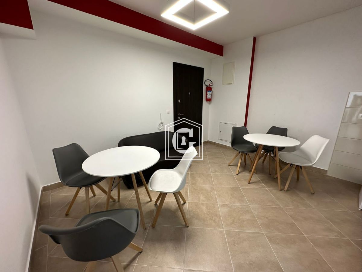 Коммерческая недвижимость в Бечичи, Черногория, 127 м² - фото 3