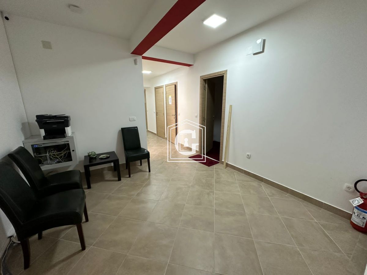 Коммерческая недвижимость в Бечичи, Черногория, 127 м² - фото 4