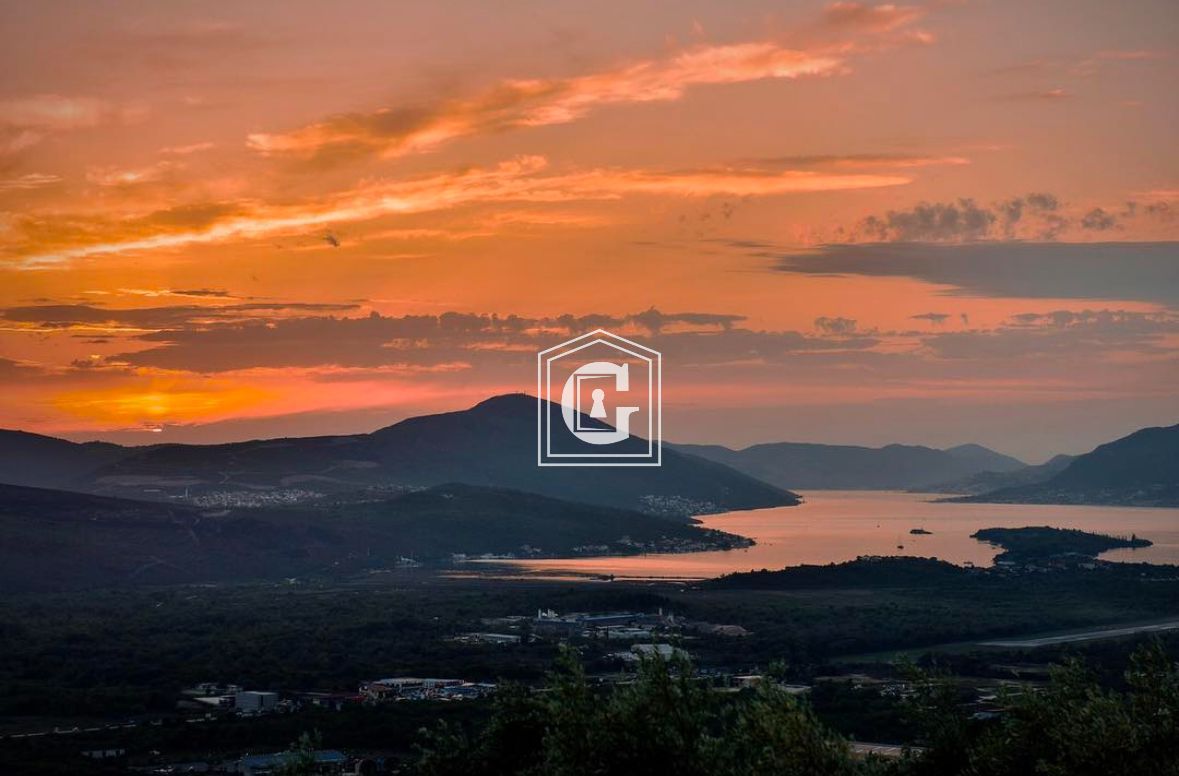 Земля в Тивате, Черногория, 1 035 м² - фото 4