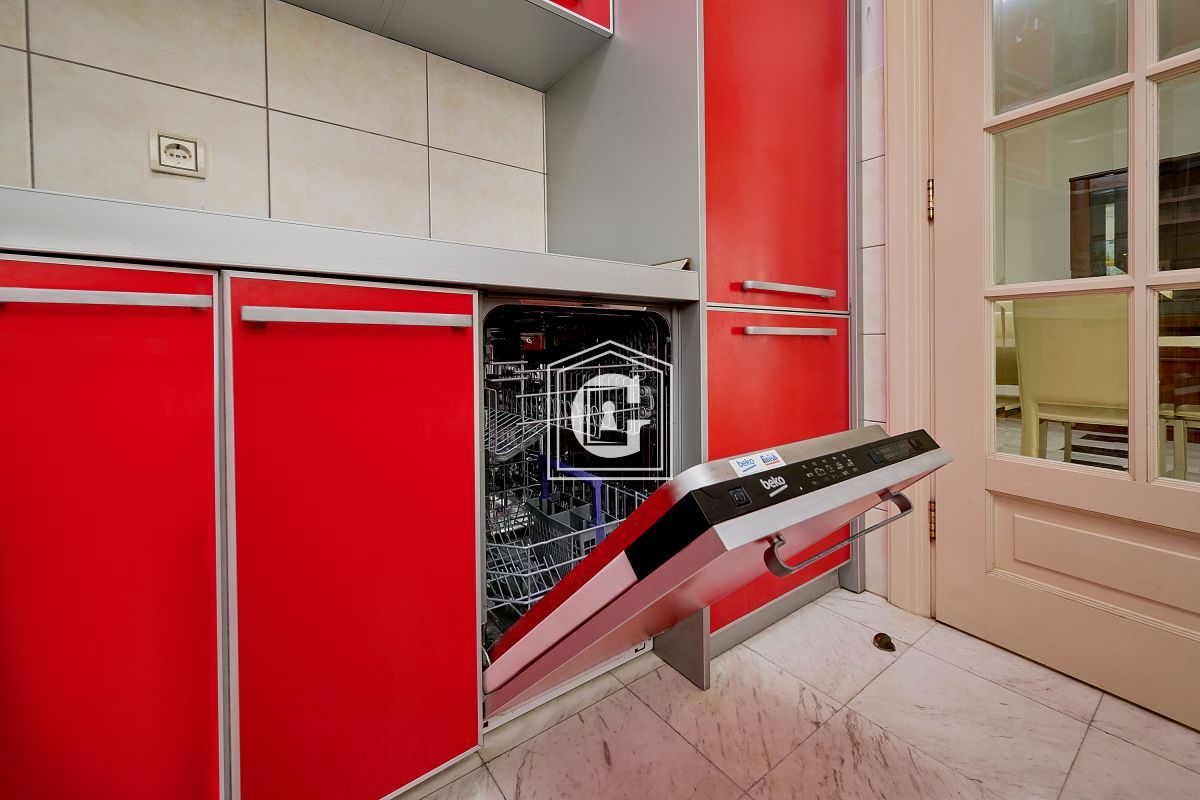 Апартаменты в Святом Стефане, Черногория, 131 м² - фото 5