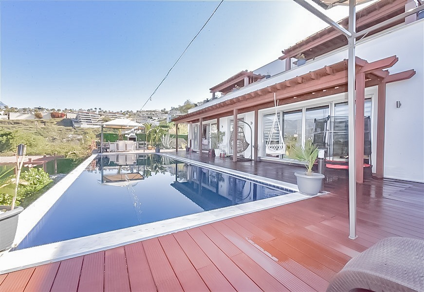 Вилла в Алании, Турция, 292 м² - фото 1