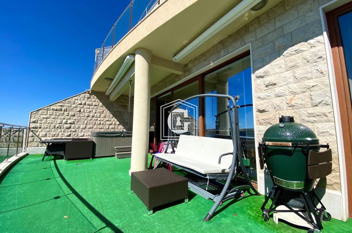 Апартаменты в Бечичи, Черногория, 170 м² - фото 9