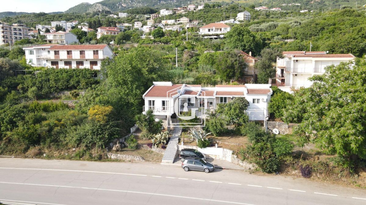 Вилла в Добра Воде, Черногория, 142 м² - фото 10