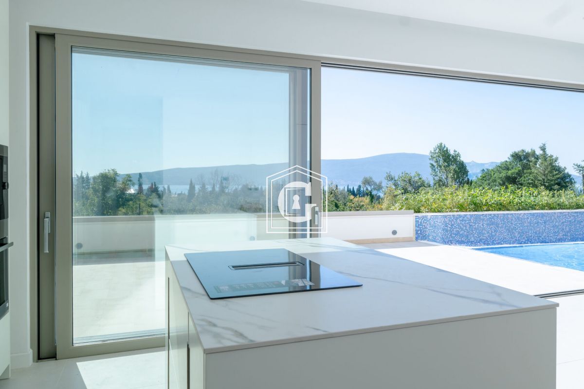 Таунхаус в Тивате, Черногория, 101 м² - фото 11