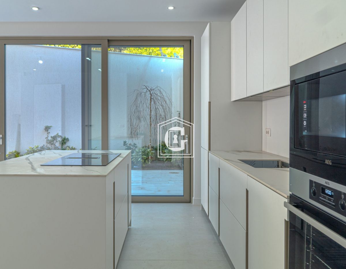 Таунхаус в Тивате, Черногория, 101 м² - фото 19