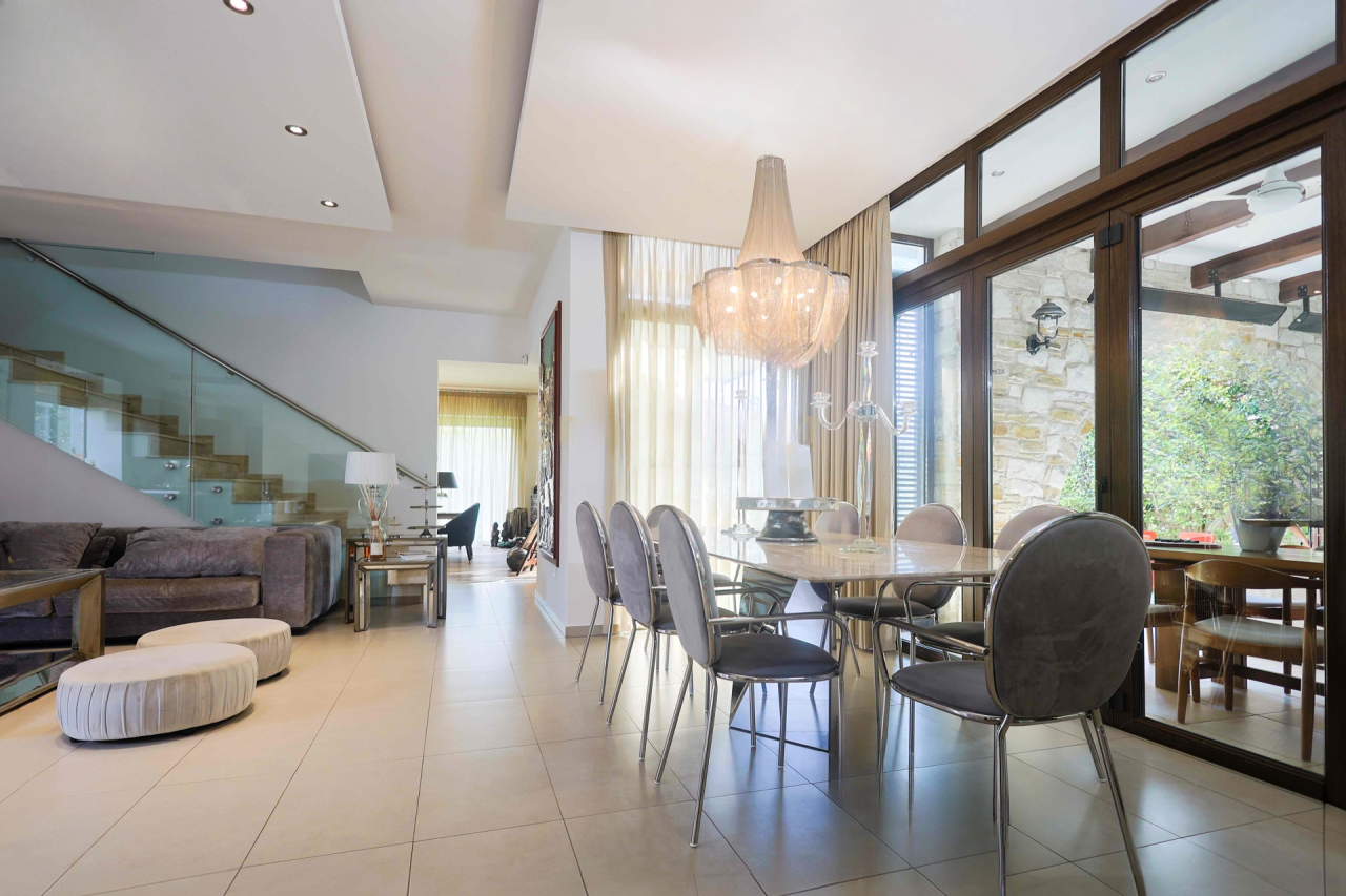 Квартира в Ларнаке, Кипр, 450 м² - фото 1