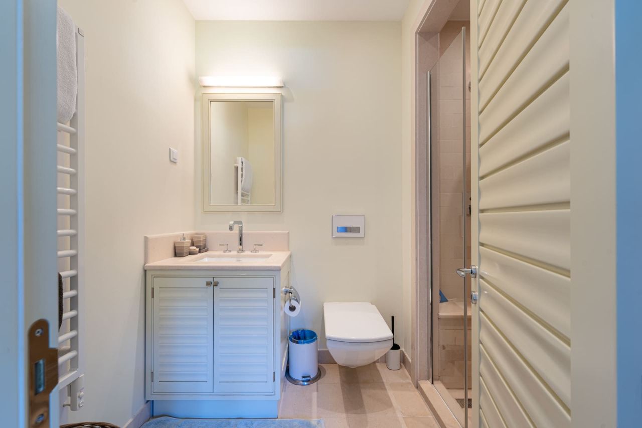 Апартаменты в Тивате, Черногория, 152 м² - фото 11