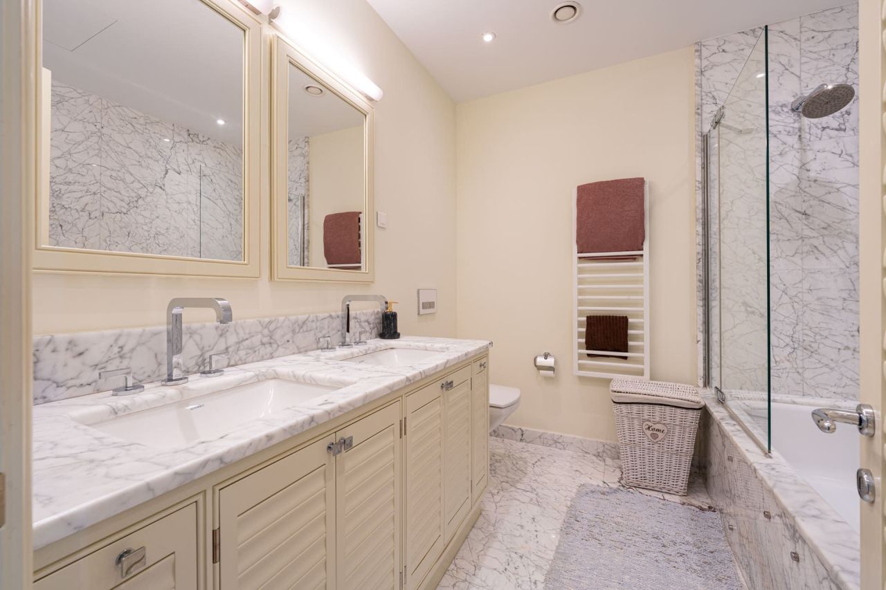 Апартаменты в Тивате, Черногория, 152 м² - фото 13