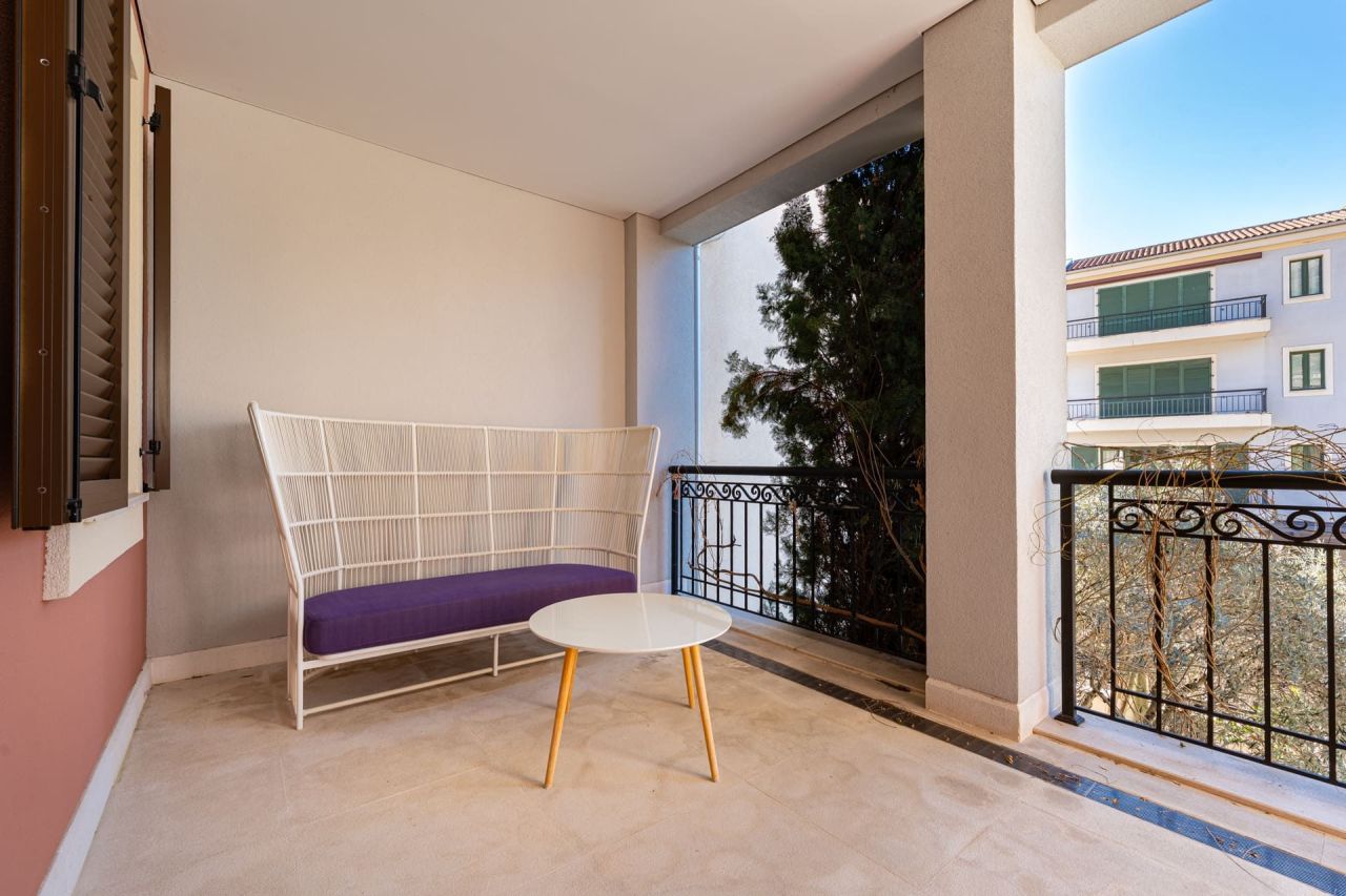 Апартаменты в Тивате, Черногория, 152 м² - фото 15