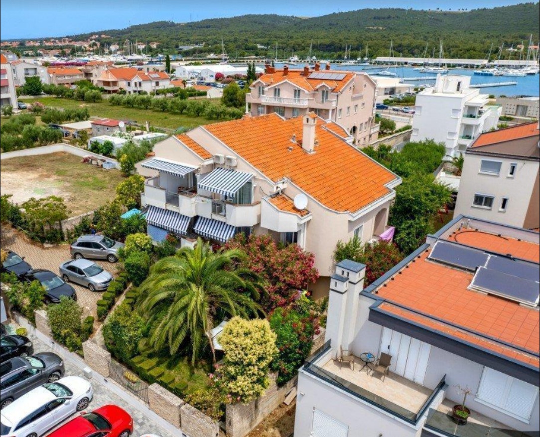 Отель, гостиница в Бибинье, Хорватия, 610 м² - фото 1