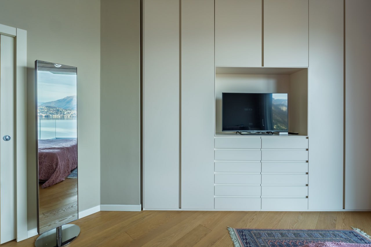 Квартира у озера Комо, Италия, 145 м² - фото 10