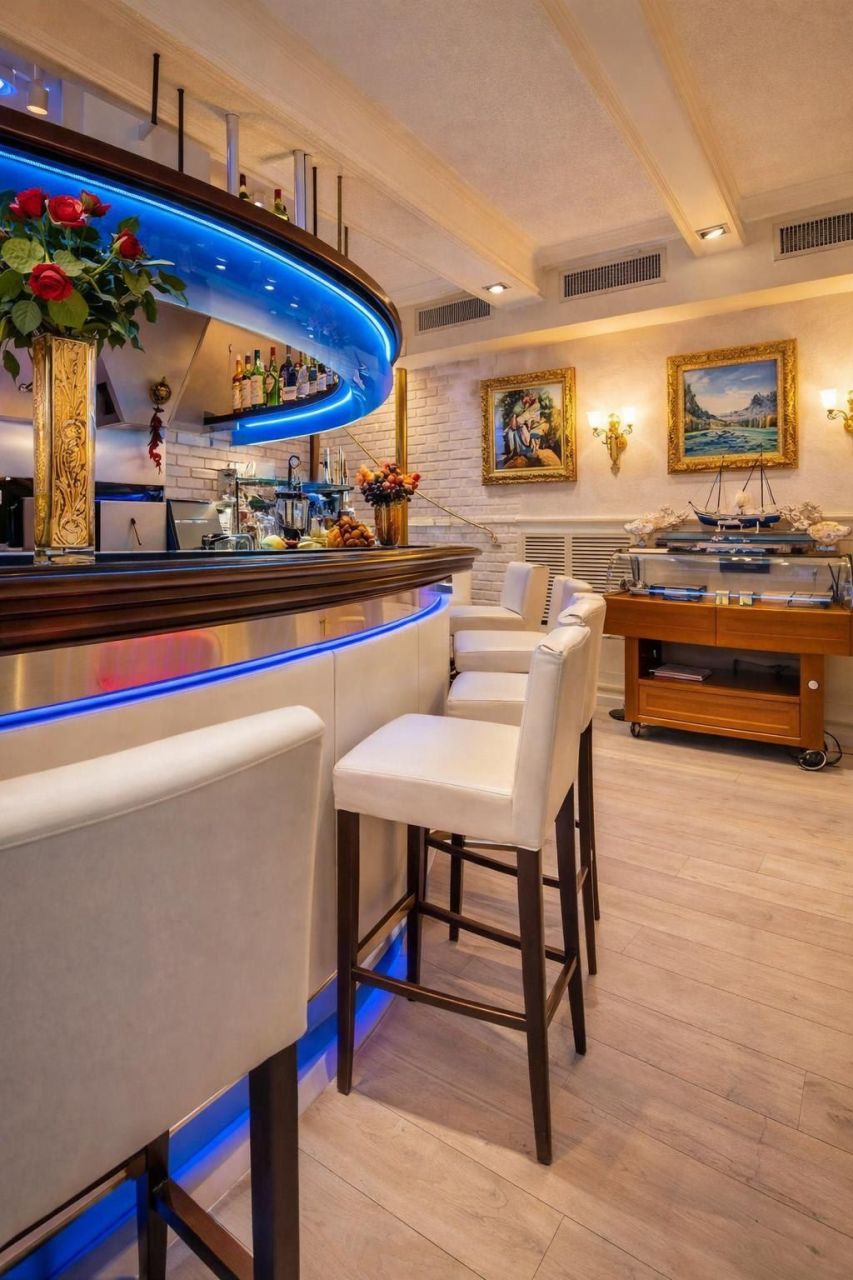 Кафе, ресторан на озере Лугано, Италия, 338 м² - фото 6