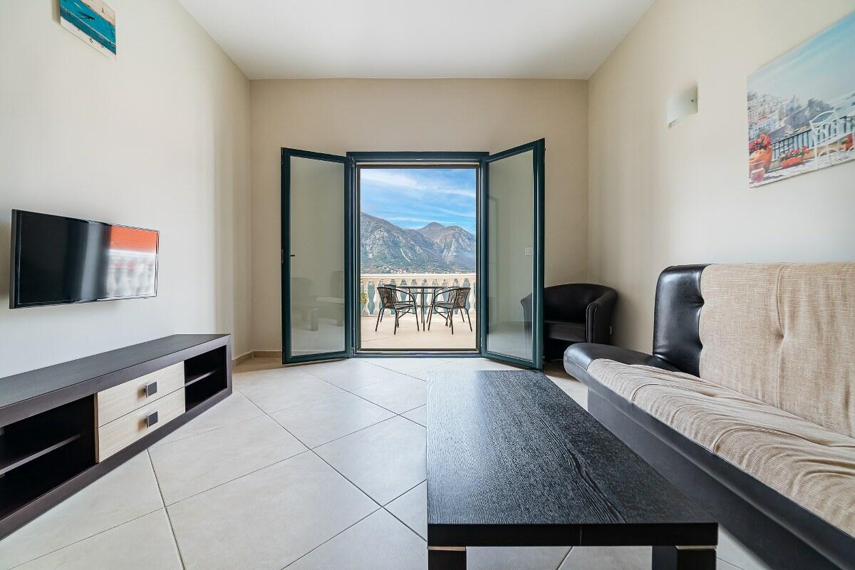 Квартира в Доброте, Черногория, 41 м² - фото 2