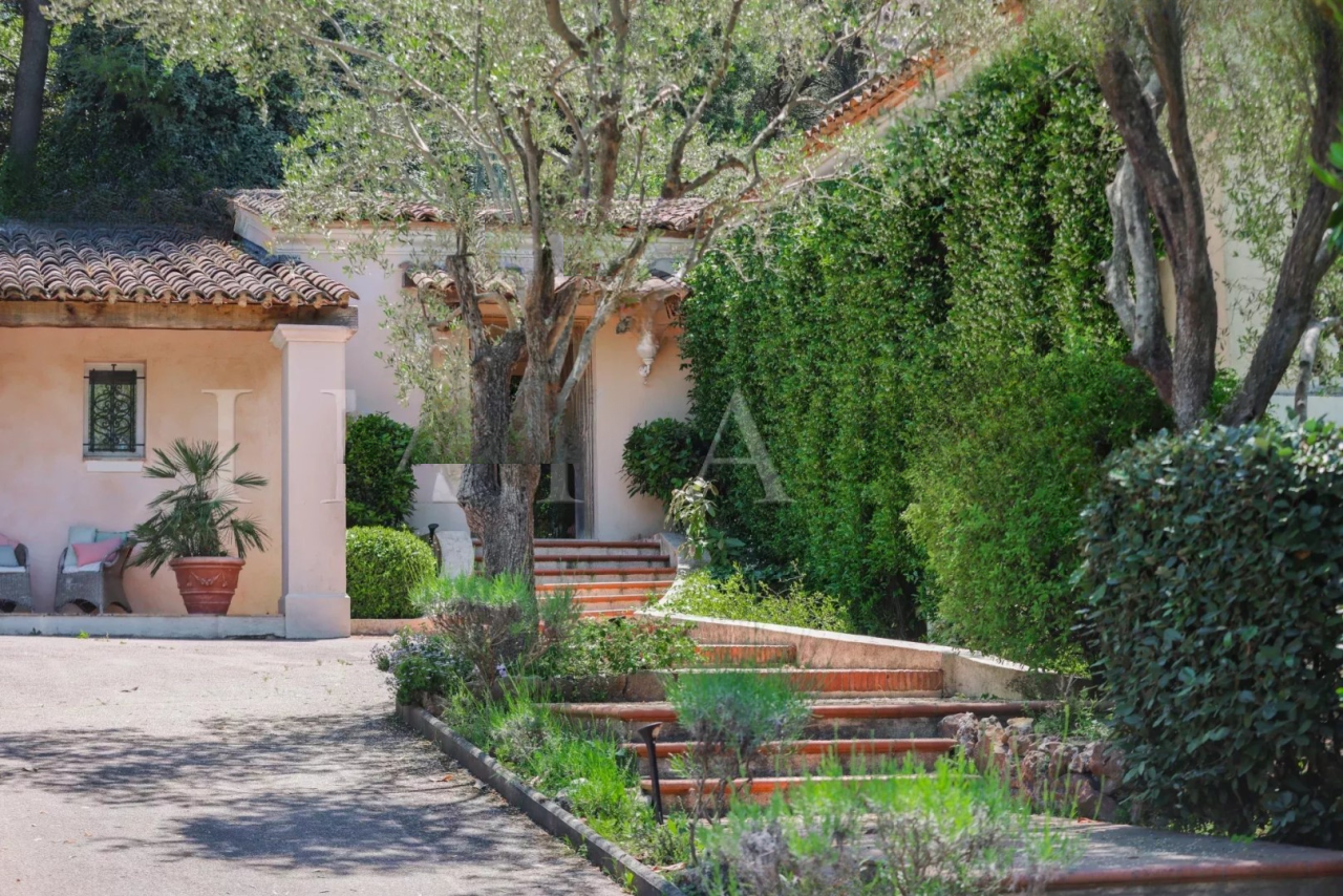 Квартира в Каннах, Франция, 282 м² - фото 3