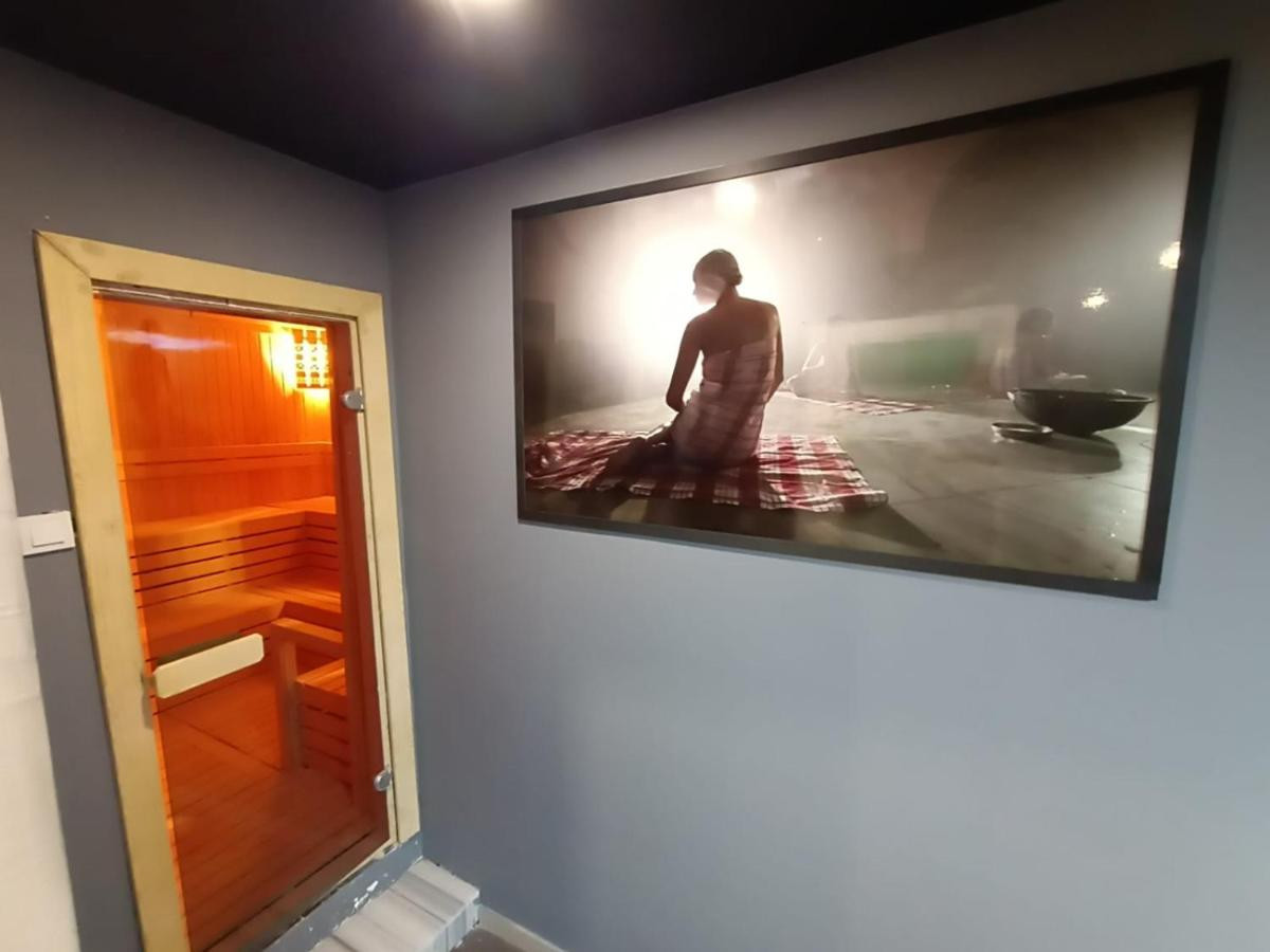 Отель, гостиница в Плайя де Аро, Испания, 2 000 м² - фото 1