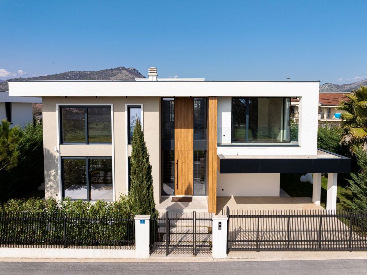 Вилла в Подгорице, Черногория, 262 м² - фото 2