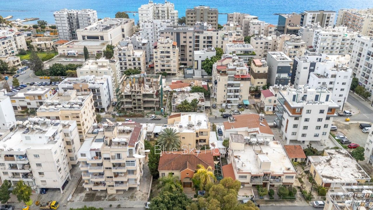 Вилла в Лимасоле, Кипр, 380 м² - фото 1