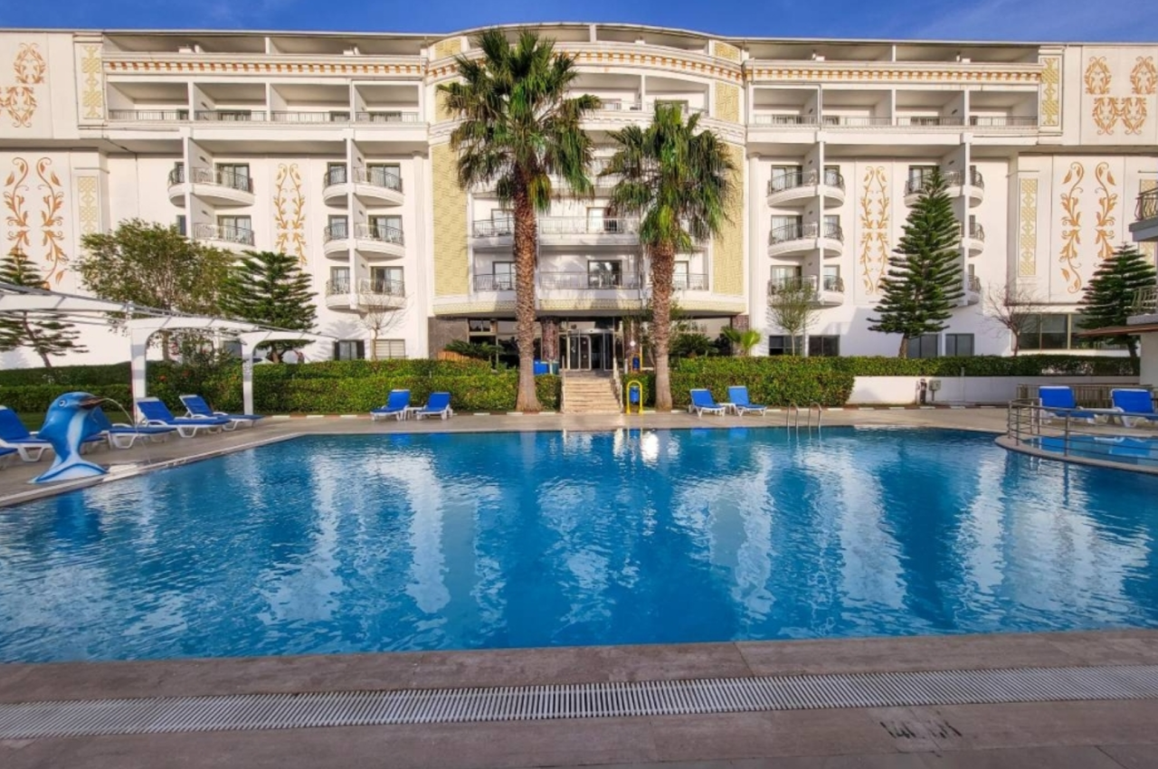 Отель, гостиница в Белеке, Турция, 2 000 м² - фото 1