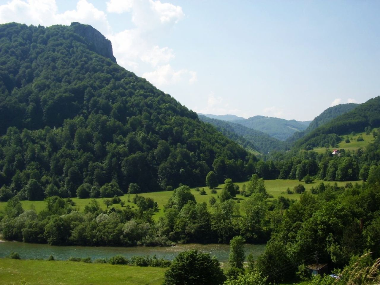 Земля в Колашине, Черногория, 9 814 м² - фото 1